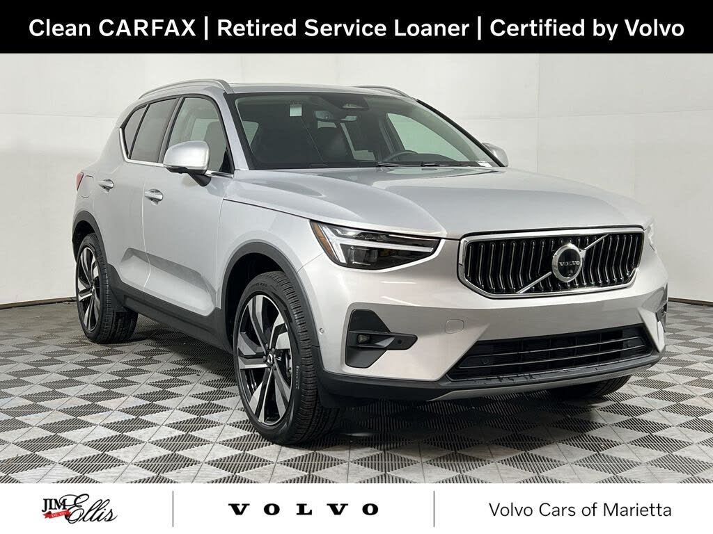 2025 Volvo XC40 B5 Ultra Bright Theme AWD