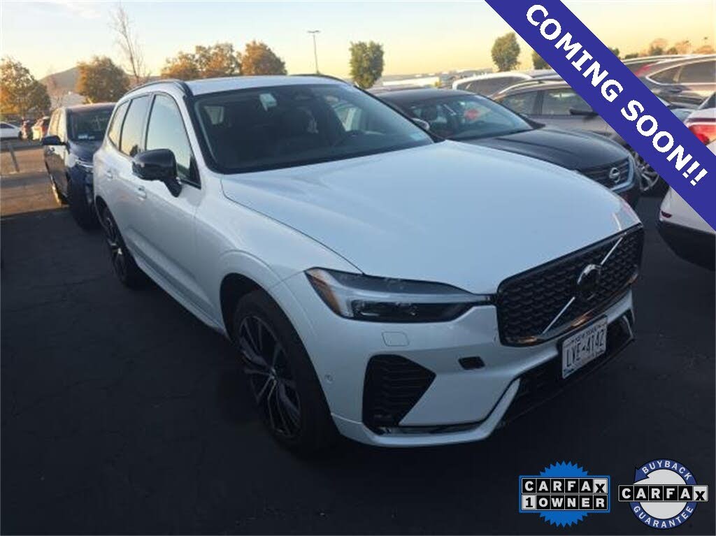 2025 Volvo XC60 B5 Plus Dark Theme AWD