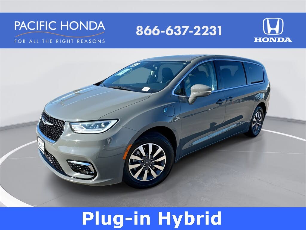 2022 Chrysler Pacifica Hybrid Touring L FWD