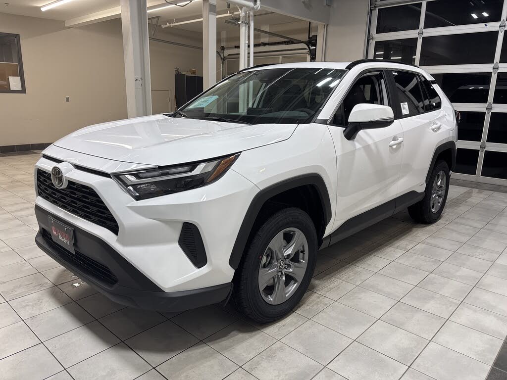 2025 Toyota RAV4 Hybrid XLE AWD