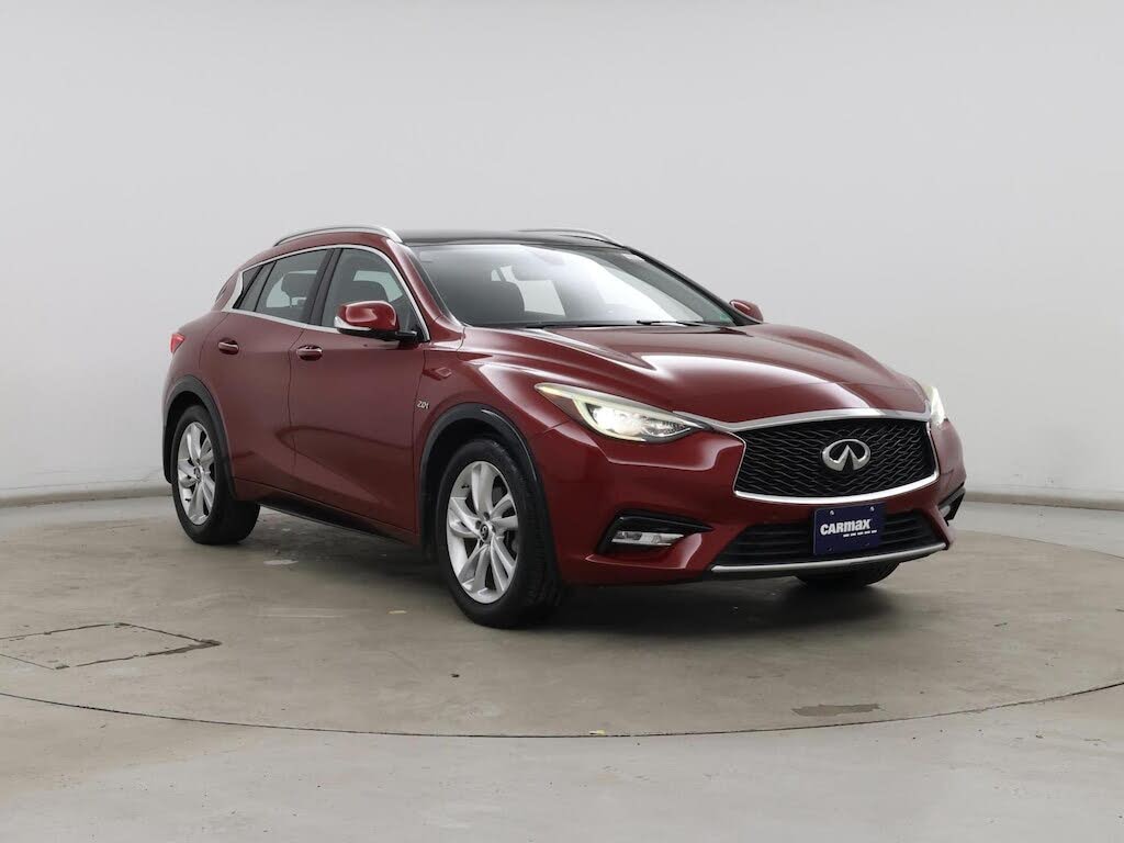 2017 INFINITI QX30 Premium FWD