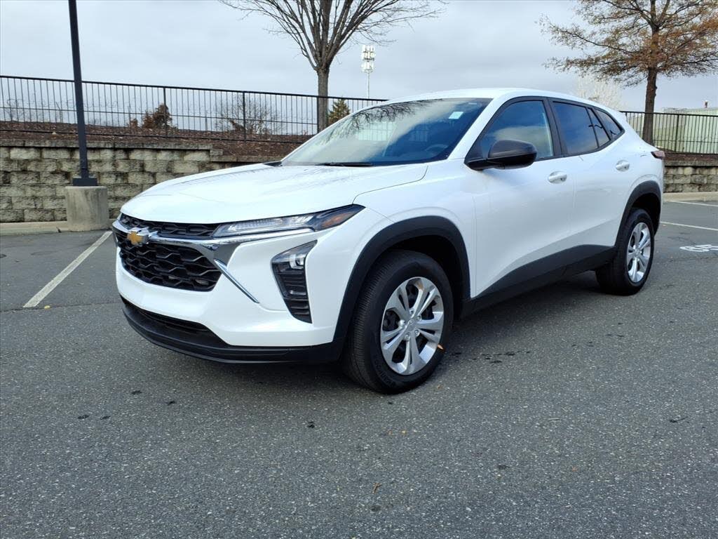 2024 Chevrolet Trax LS FWD