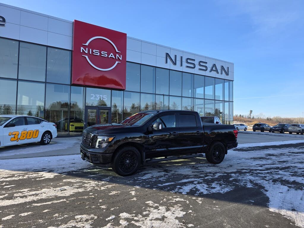 2018 Nissan Titan SV Crew Cab 4WD