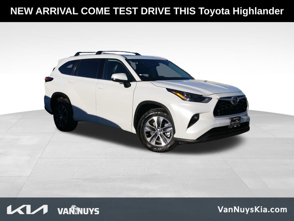 2022 Toyota Highlander Hybrid XLE FWD