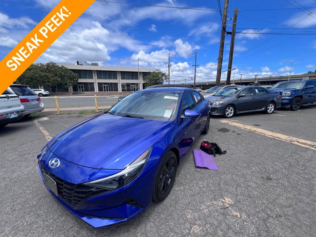 2023 Hyundai Elantra SEL FWD