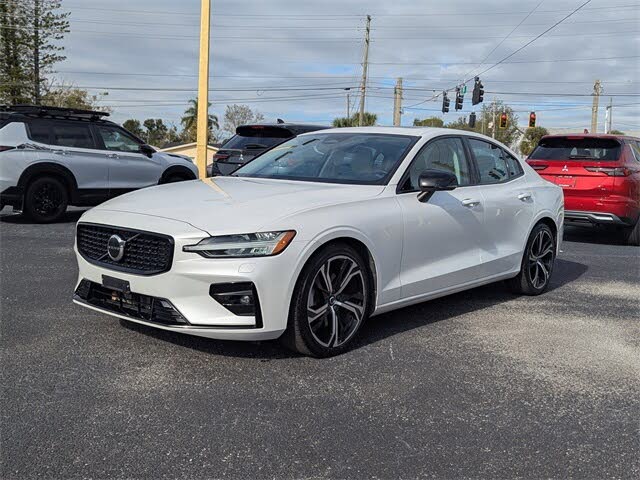 2024 Volvo S60 B5 Core Dark Theme AWD