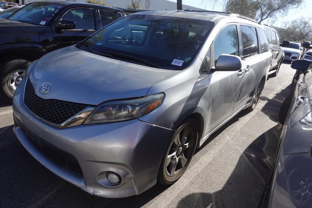 2017 Toyota Sienna SE 8-Passenger FWD