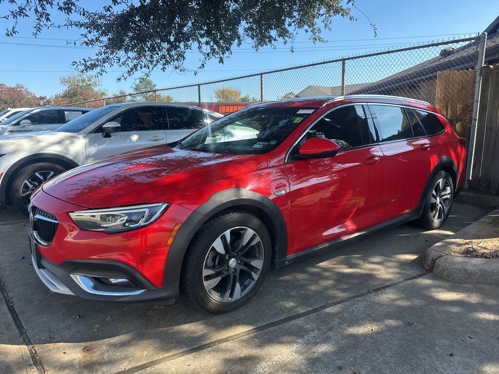 2018 Buick Regal TourX Essence AWD