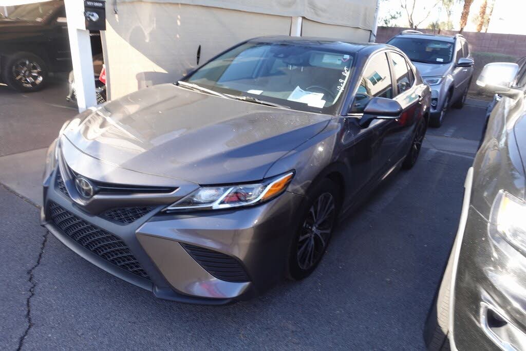 2019 Toyota Camry SE FWD