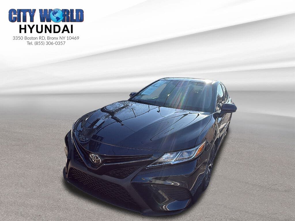 2020 Toyota Camry SE FWD