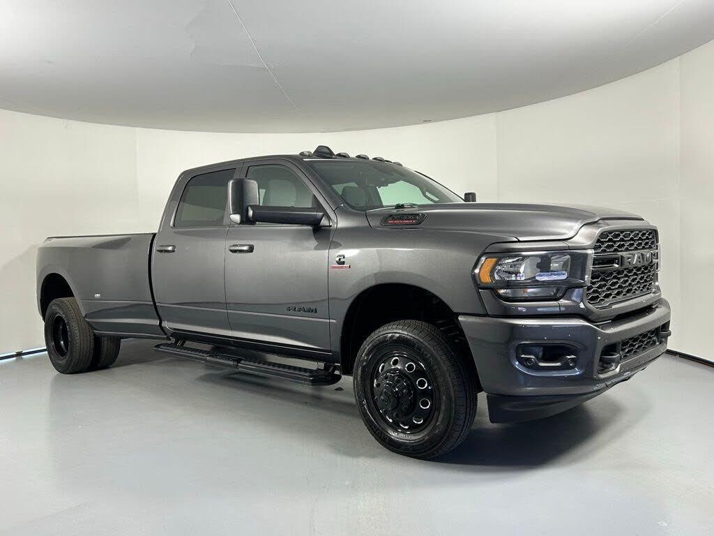 2022 RAM 3500 Big Horn Crew Cab LB DRW 4WD