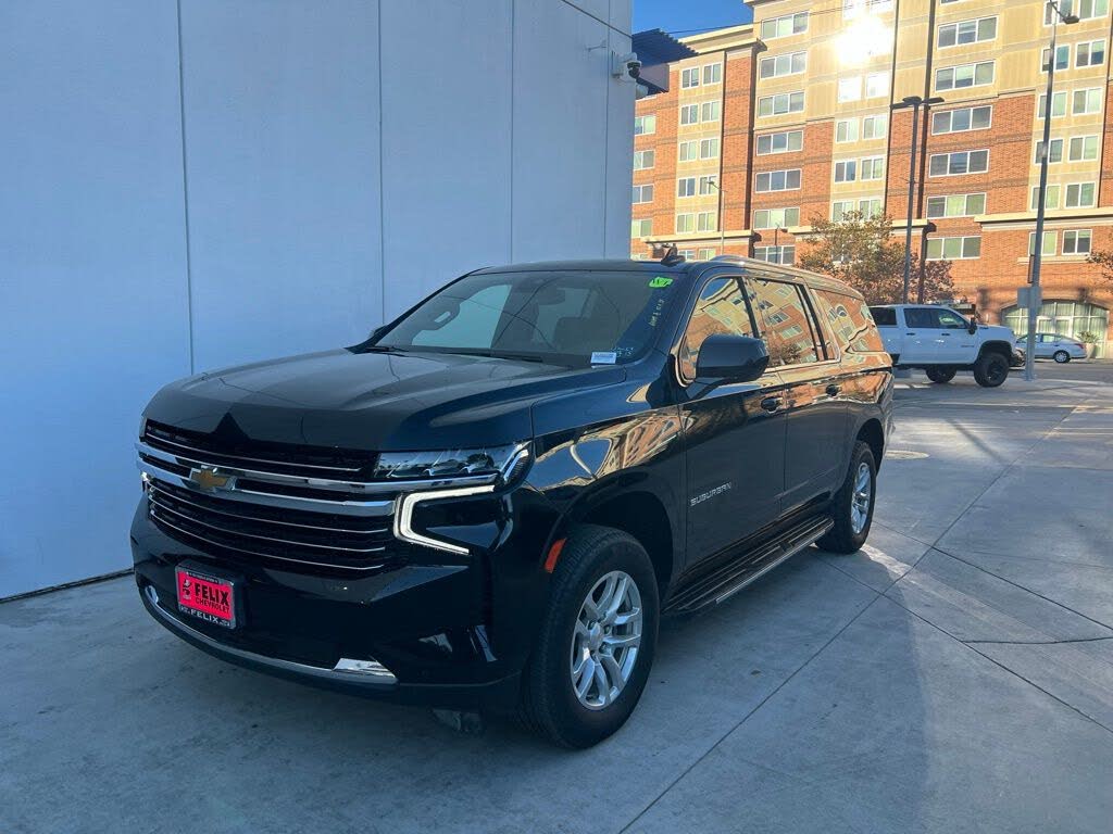 2024 Chevrolet Suburban LT 4WD