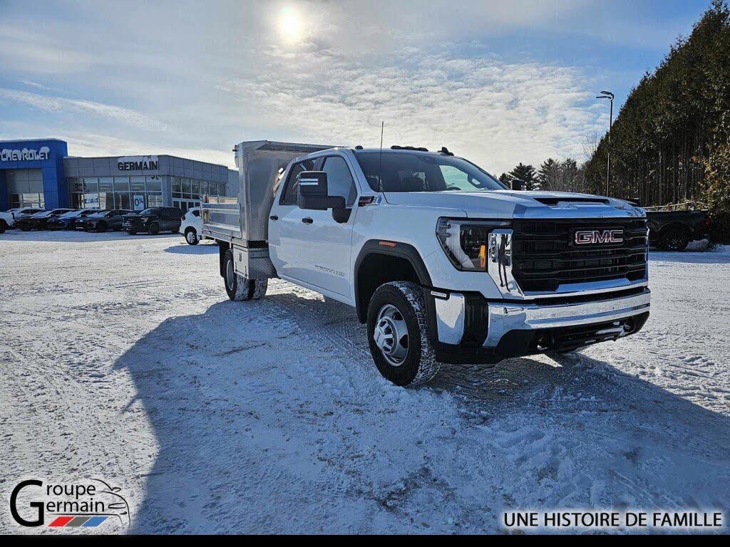 2024 GMC Sierra 3500HD Chassis Pro Crew Cab 4WD