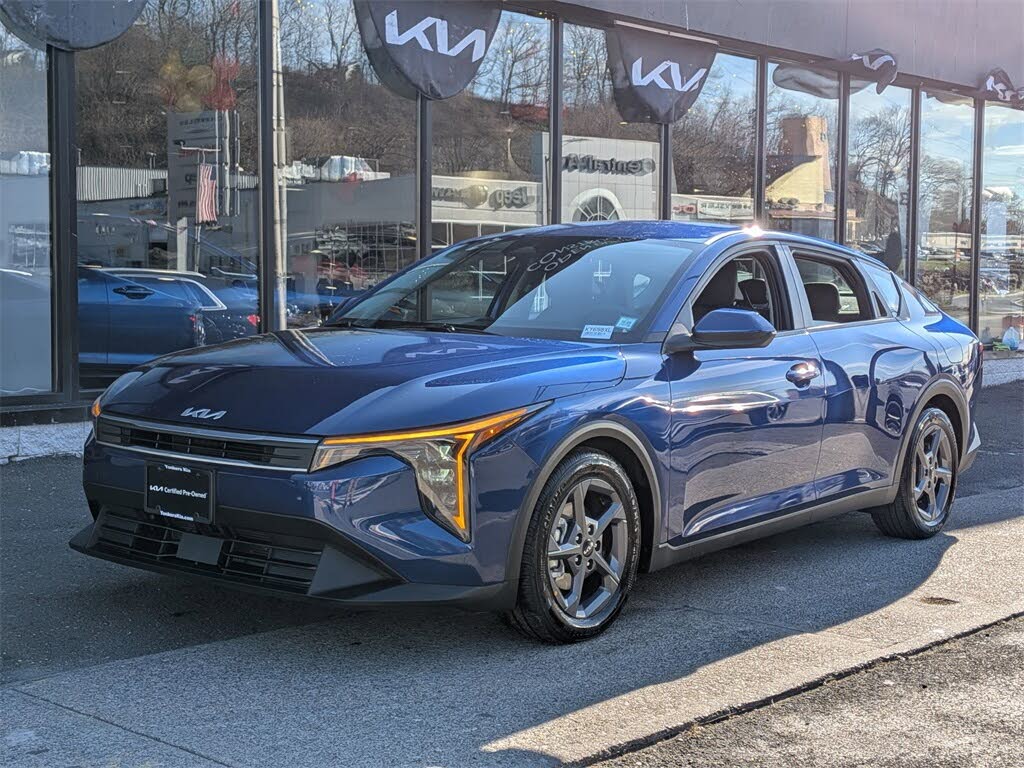 2025 Kia K4 LXS FWD