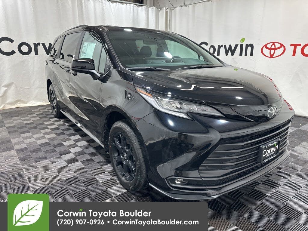 2026 Toyota Sienna Woodland Edition 7-Passenger AWD