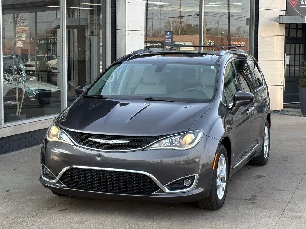 2018 Chrysler Pacifica Touring L Plus FWD