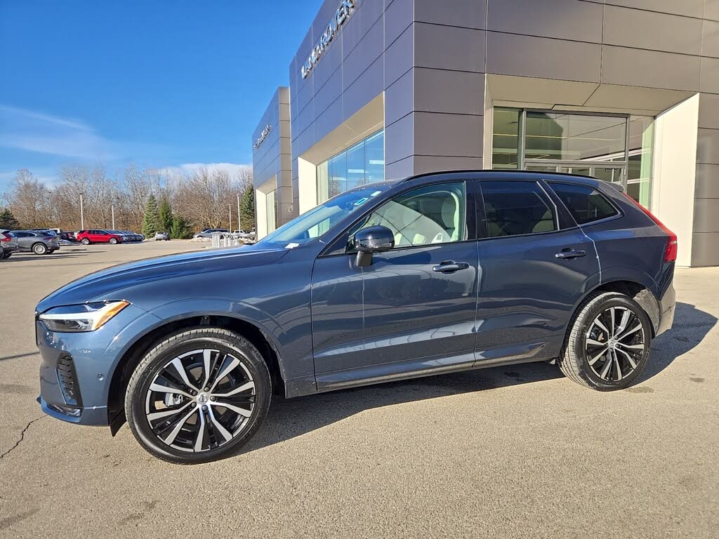 2024 Volvo XC60 B5 Plus Dark Theme AWD