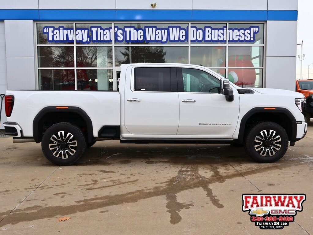 2025 GMC Sierra 3500HD Denali Ultimate Crew Cab 4WD