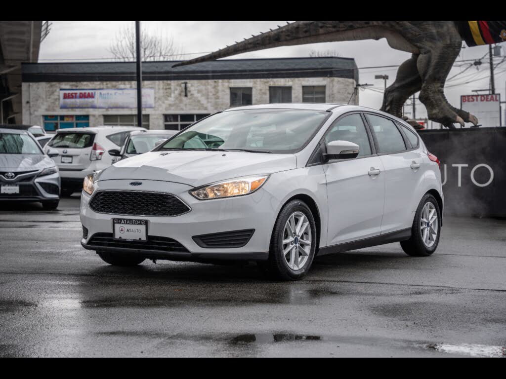 2016 Ford Focus SE Hatchback