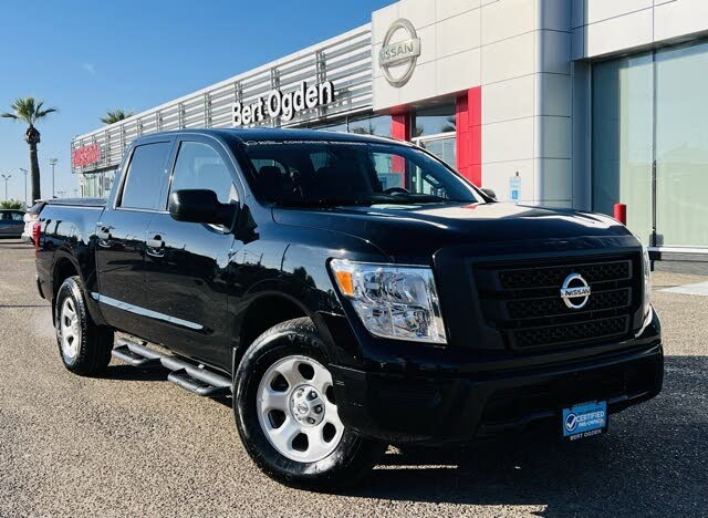 2022 Nissan Titan S Crew Cab 4WD