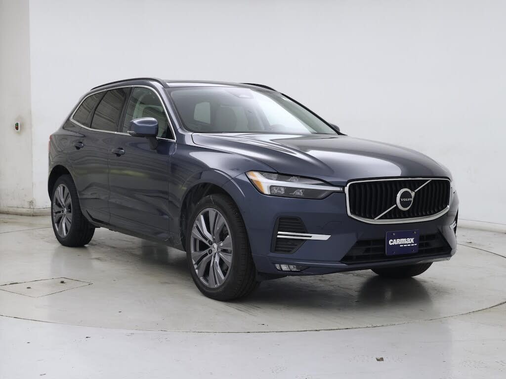 2022 Volvo XC60 B5 Momentum FWD
