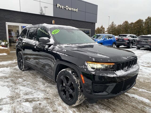 2023 Jeep Grand Cherokee Altitude 4WD