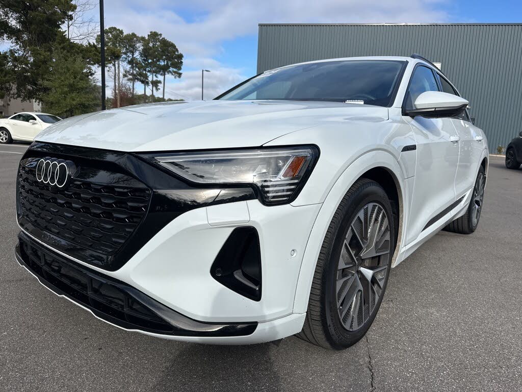 2024 Audi Q8 e-tron quattro Prestige AWD