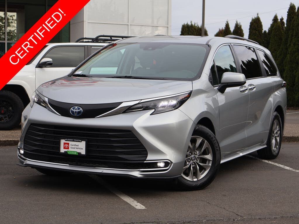 2024 Toyota Sienna XLE 7-Passenger FWD