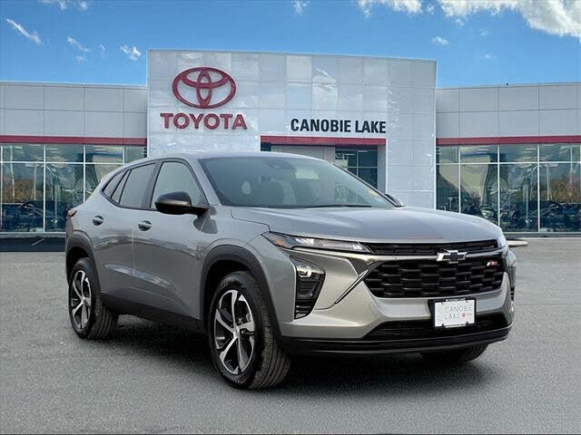 2025 Chevrolet Trax RS with 1RS FWD