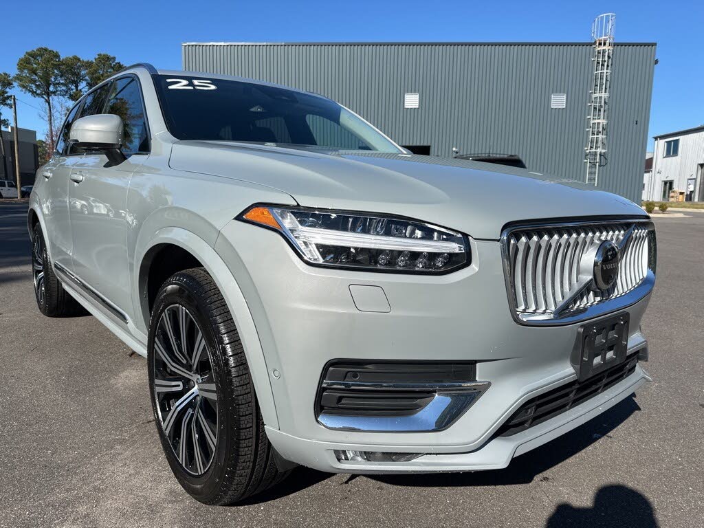 2025 Volvo XC90 B6 Plus Bright Theme 7-Passenger AWD