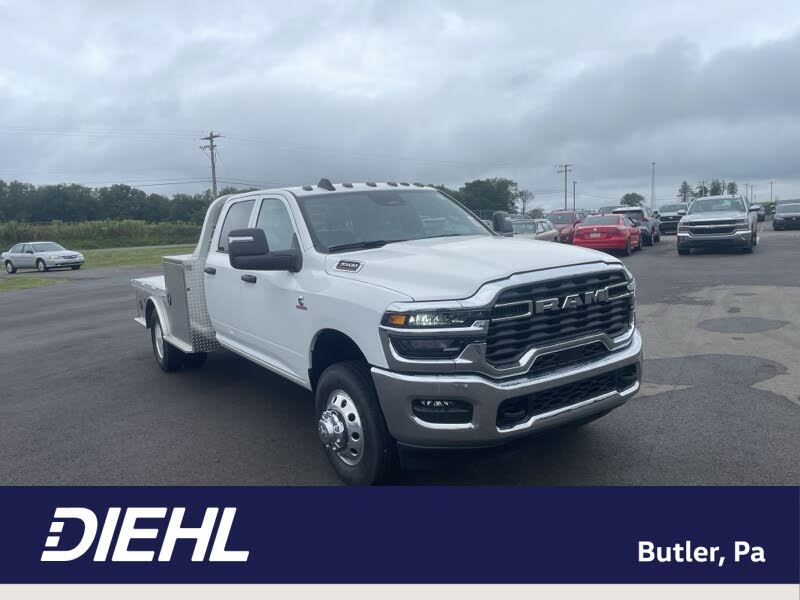 2025 RAM 3500 Chassis Tradesman Crew Cab LB DRW 4WD