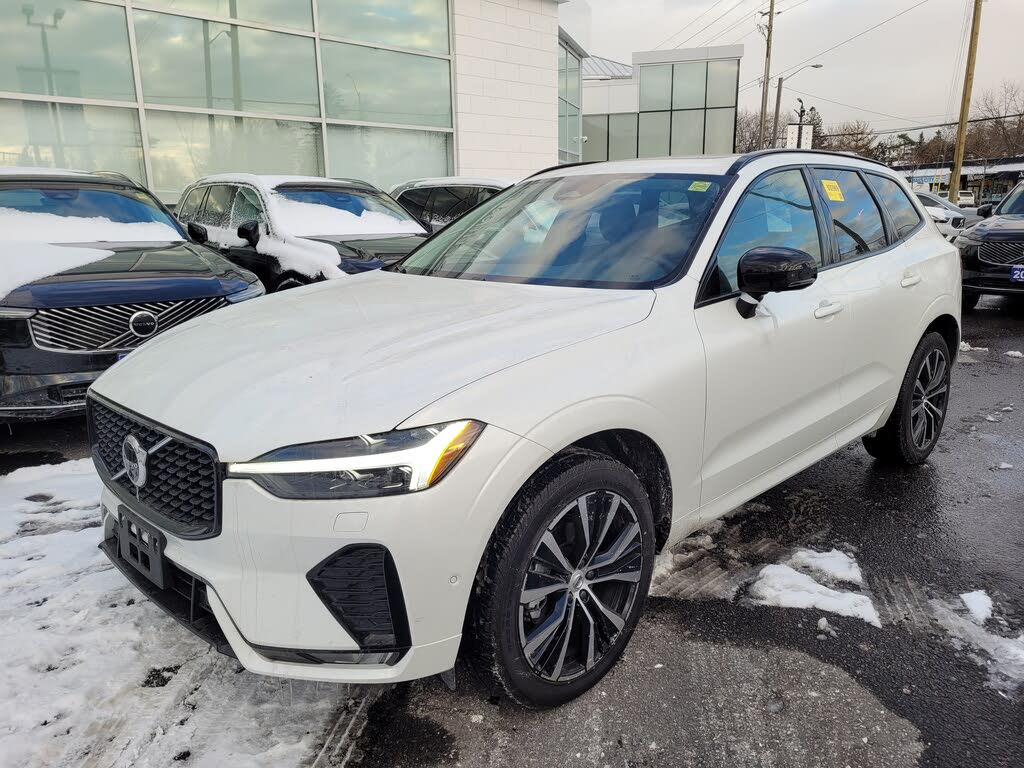 2025 Volvo XC60 B5 Plus Dark Theme AWD