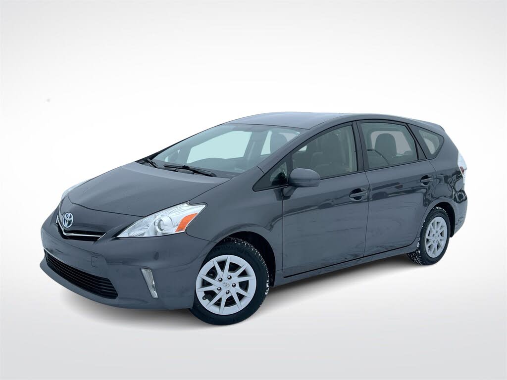 2014 Toyota Prius v Three FWD