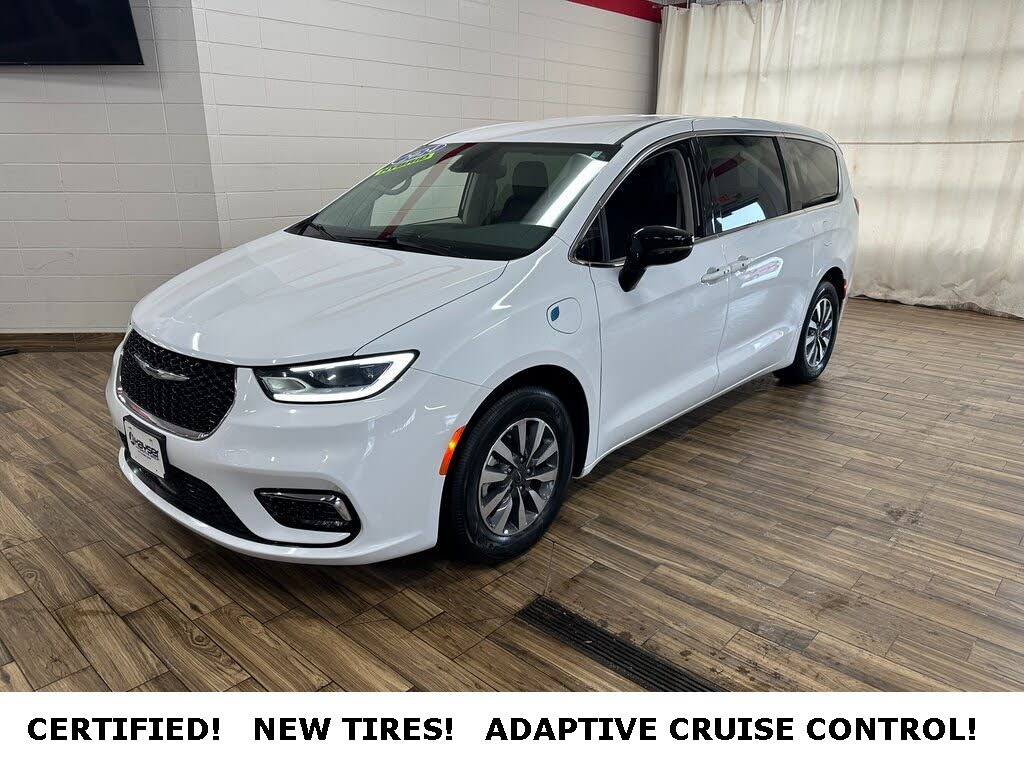 2024 Chrysler Pacifica Hybrid Select FWD