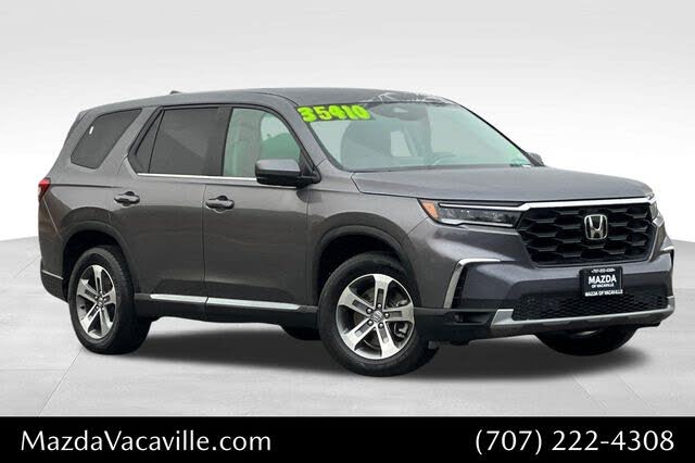 2024 Honda Pilot EX-L FWD with Captains Chairs