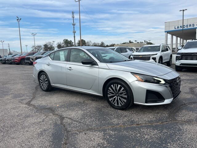 2024 Nissan Altima 2.5 SV FWD