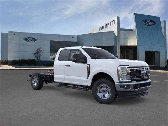 2025 Ford F-350 Super Duty Chassis XL SuperCab 4WD