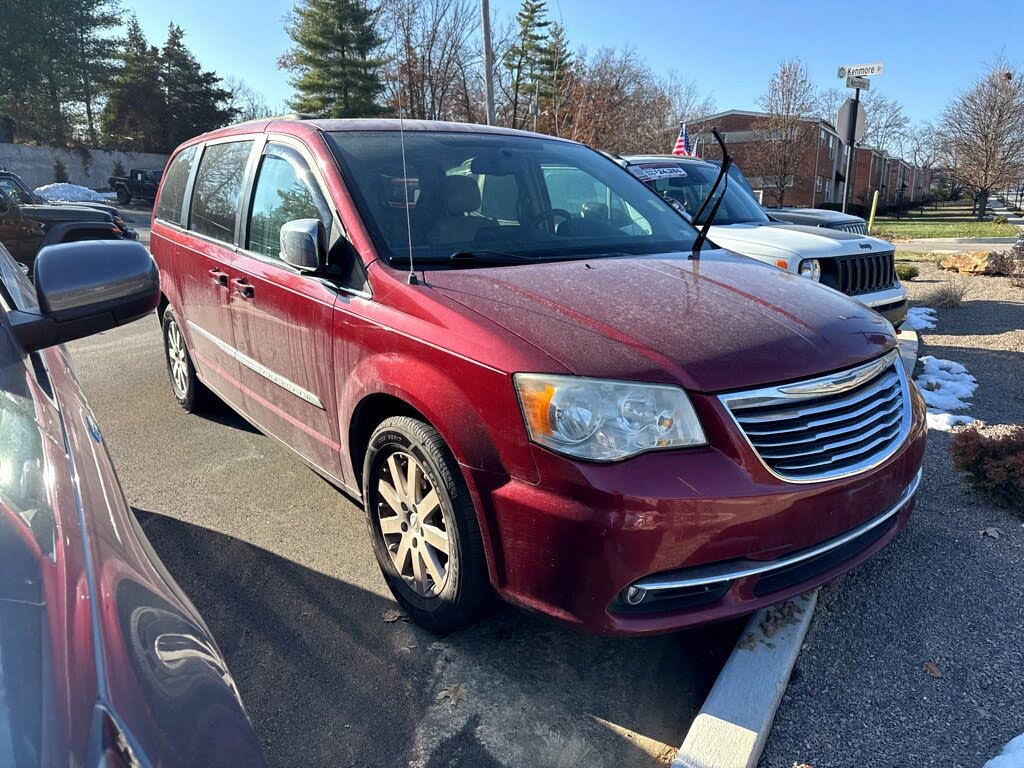 2011 Chrysler Town & Country Touring-L FWD
