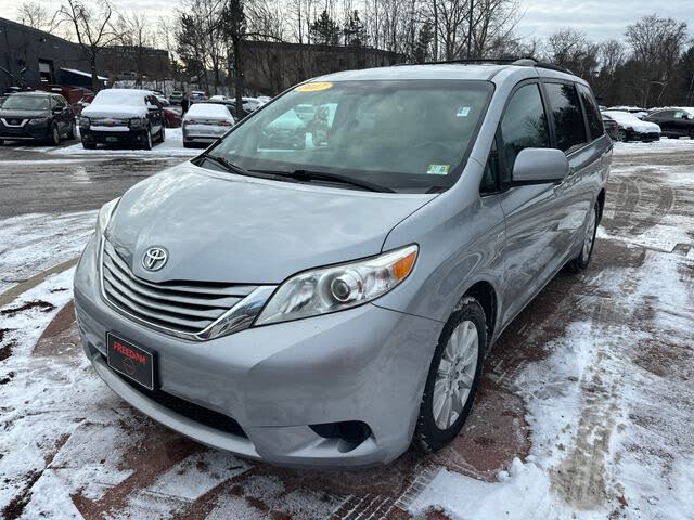 2017 Toyota Sienna LE 7-Passenger AWD