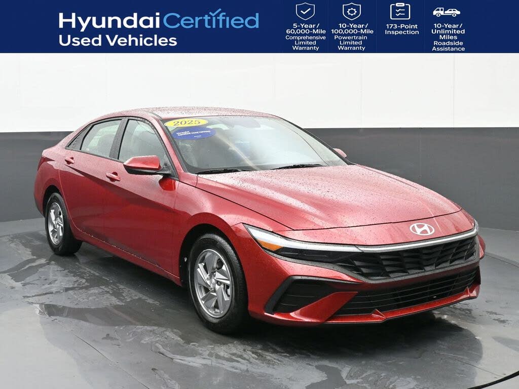 2025 Hyundai Elantra SE FWD