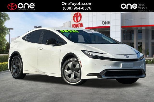 2025 Toyota Prius Plug-In Hybrid SE FWD