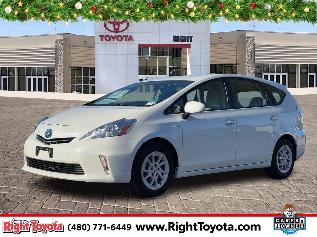 2012 Toyota Prius v FWD