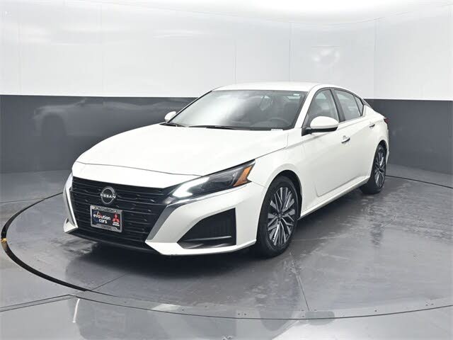 2023 Nissan Altima 2.5 SV FWD