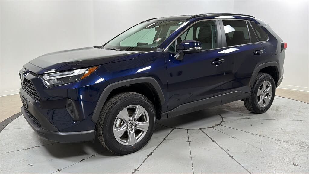 2025 Toyota RAV4 XLE FWD