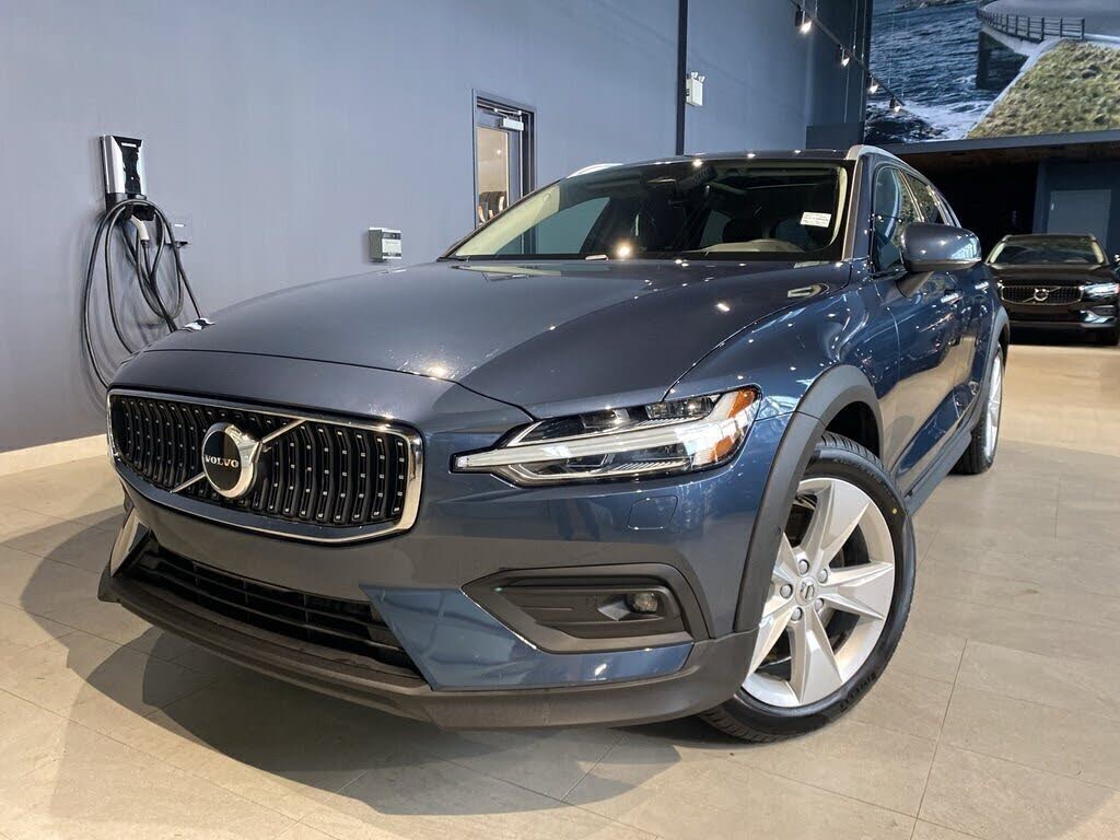 2025 Volvo V60 Cross Country B5 Core AWD