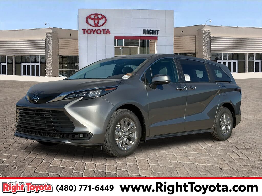2026 Toyota Sienna LE 8-Passenger FWD