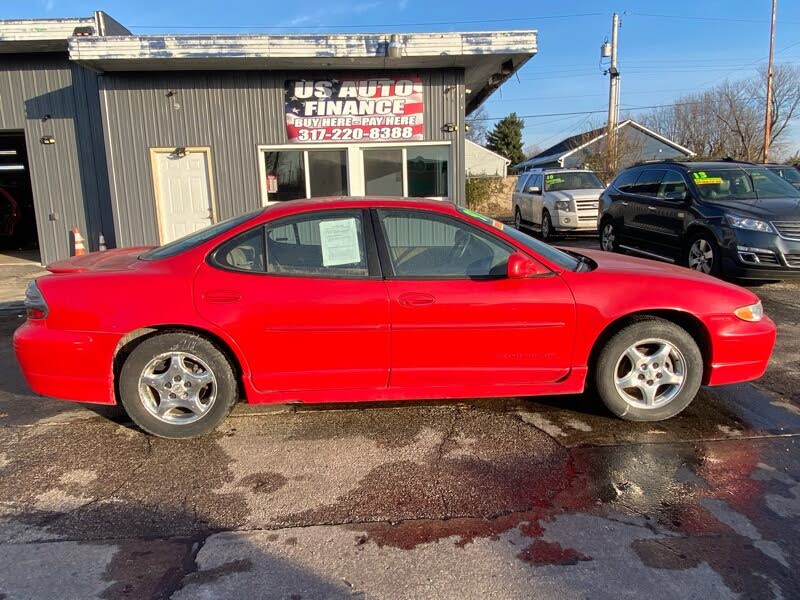 1997 Pontiac Grand Prix 4 Dr GT Sedan