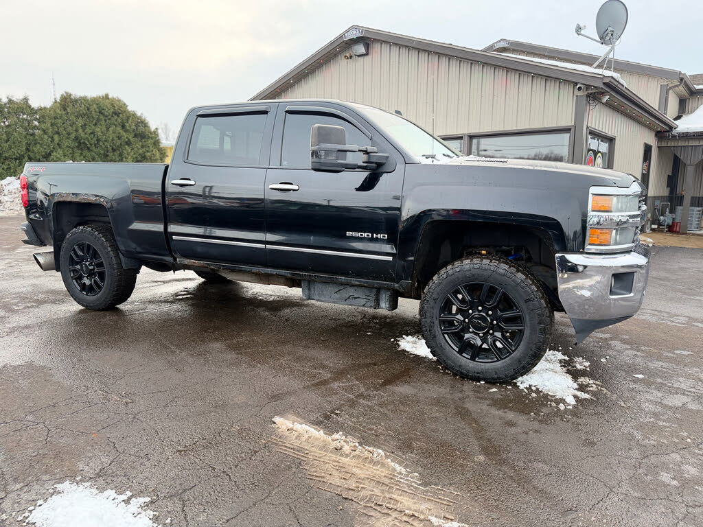 2015 Chevrolet Silverado 2500HD LTZ Crew Cab 4WD