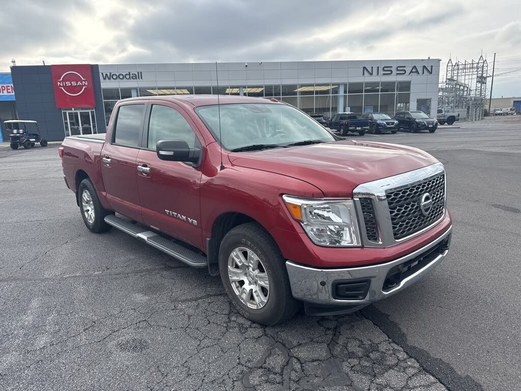 2018 Nissan Titan SV Crew Cab 4WD