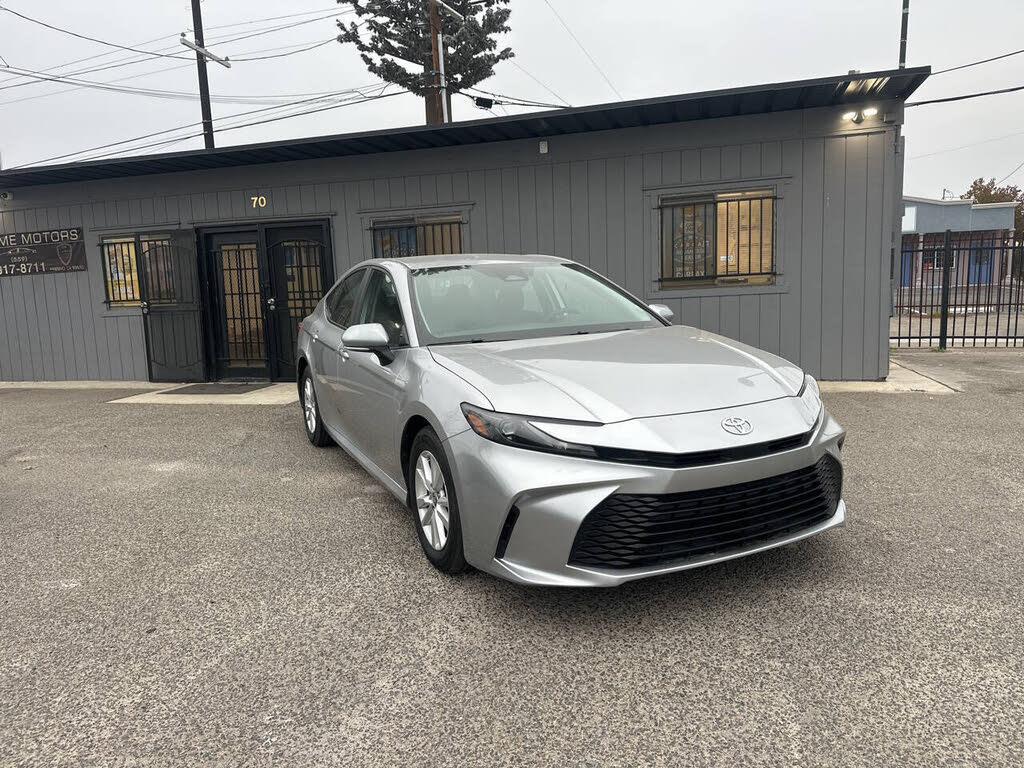 2025 Toyota Camry LE FWD